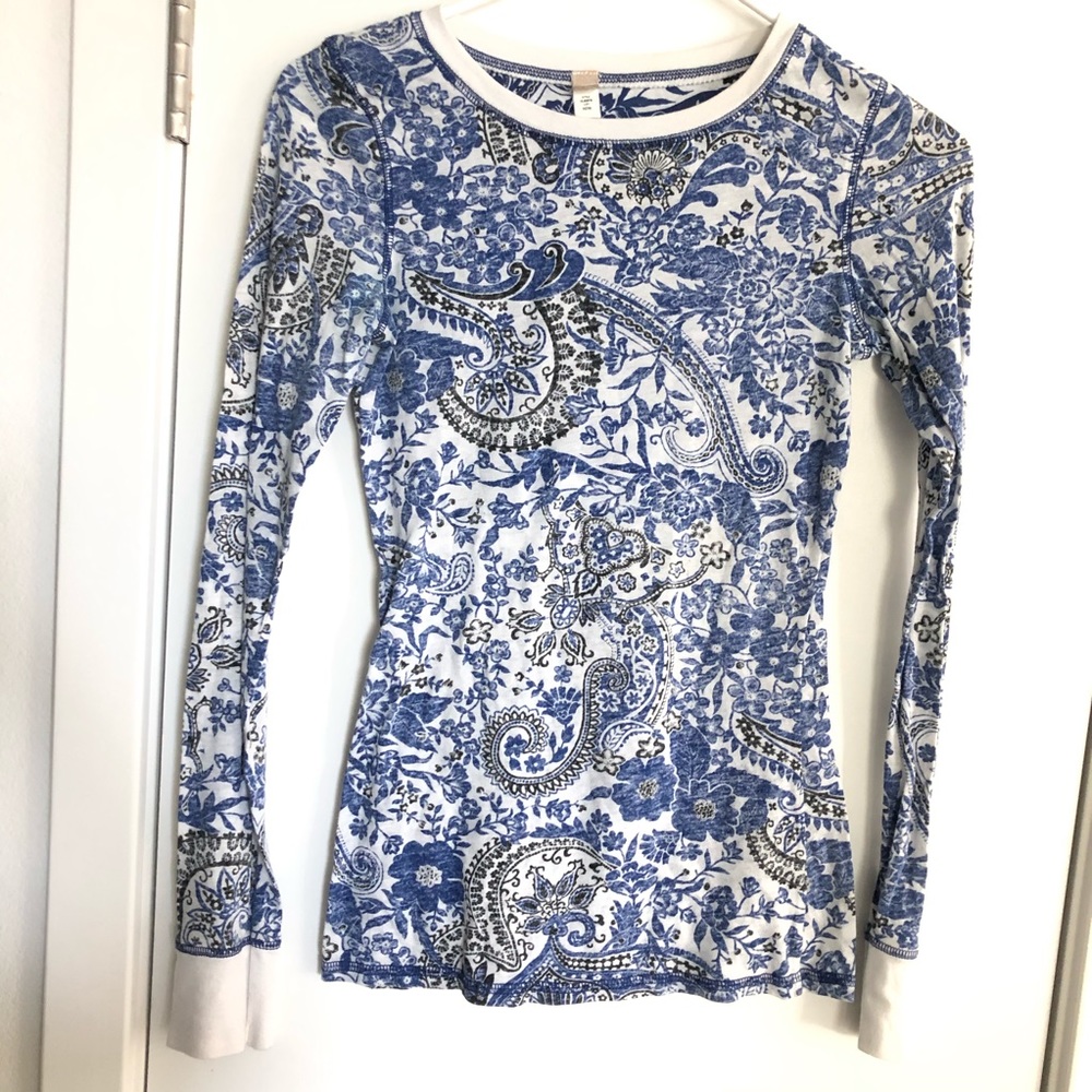 BKE blue white black paisley print long sleeve top